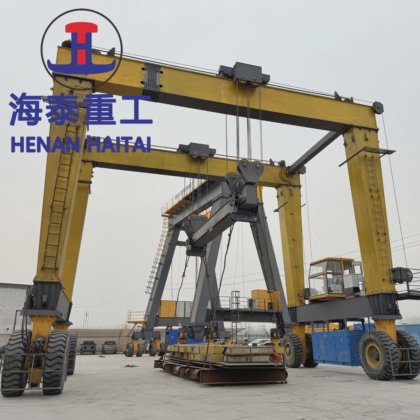 价格优惠的建筑用起重设备 40 吨 60 吨橡胶轮胎起重机