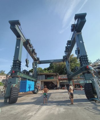 海洋造船所岸壁クレーン 海洋機器 50トン 100トン 200トン