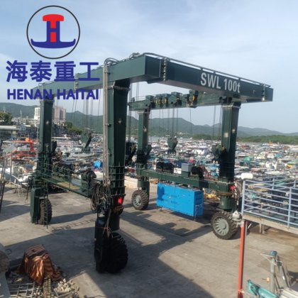 用于船厂的 50 吨至 1200 吨新型重型船用起重设备