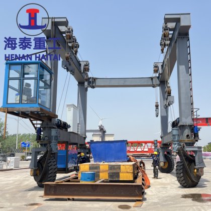 中国の製造者の造船所のガントリー クレーン販売のための 50~1200 トンのヨットの移動式起重機
