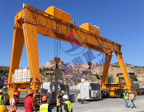 構造のための良質のゴム製タイヤを付けられた 40 トン 45 トンの移動式ガントリー