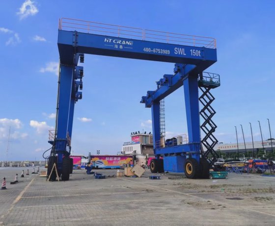 船舶船厂码头船舶升降机 50吨 100吨 200吨移动式升降船升降机