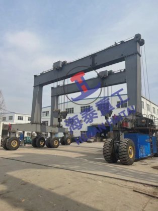 定制橡胶履带式 40 吨 32 吨建筑用龙门起重机