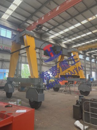 定制橡胶履带式 40 吨 32 吨建筑用龙门起重机