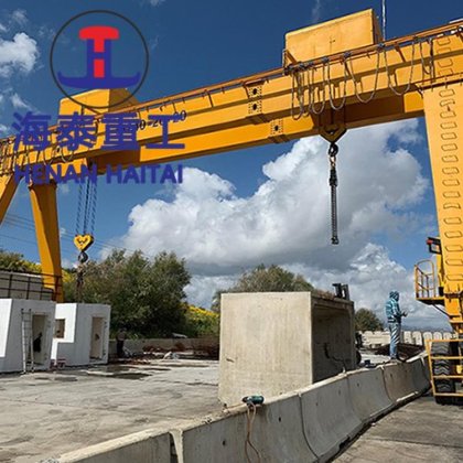 中国橡胶轮胎移动式建筑起重机