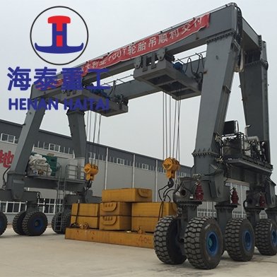 中国橡胶轮胎移动式建筑起重机