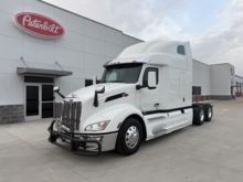 2023 PETERBILT 579