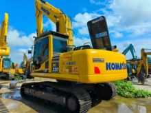 2023 クマツ PC 220-8
