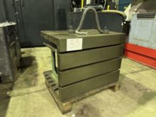 Grooved cast iron machining cube