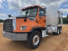2017 FREIGHTLINER 114SD