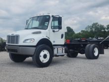 2015 Freightliner M2106