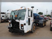 2002 Mack LE613