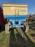 DMI big-little D320 gravity wagon