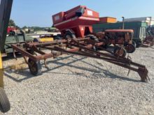 IH 60 Conser-Till Chisel Plow,