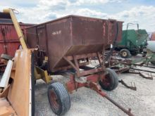 Gravity flow wagon, new seed