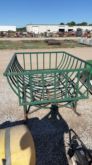 Round bale feeder