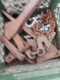 Boomers, shackles, small chain with