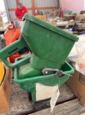 2 handheld lawn spreaders