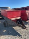 Feed wagon