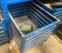 Caixa de Ferro com Material