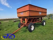 Unverferth 375 Hopper Wagon