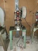 4 TON BENCHMASTER PRESS