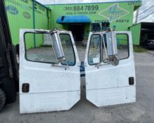 2004 FREIGHTLINER FL70 DOOR