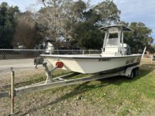 2004 Riddick Bay Runner 2290