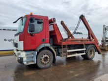 2008 VOLVO FL Skip Loader