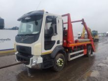 2018 VOLVO FL Skip Loader