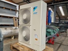 大金 ERQ125A7V1B 冷凝单元