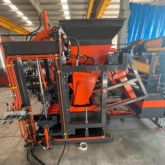 Máquina automática para fabricar bloques