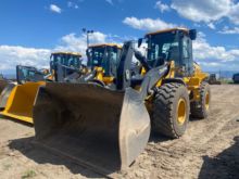 2022 John Deere 544P
