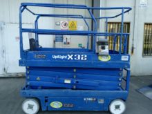 2008 UPRIGHT X32 Platform