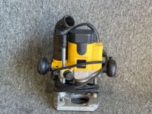 DeWalt Router