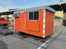 Mobile construction trailer