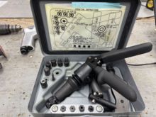 D-100-MIL-2 Hand Hydraulic Riveter