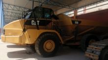 2011 CATERPILLAR 725