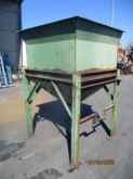 Small sand hopper up foots