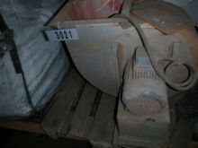 Small grinding table with exhauster
