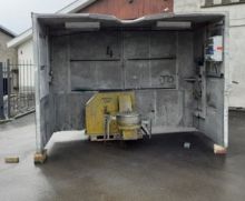 研削キャビン ±4×2,3×2,5 最大350kgのマニピュレーター付き