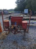 MASSEY FERGUSON 2 ROW PLANTER