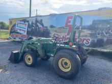 JOHN DEERE 955 W/ LOADER
