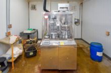 MJK0405 NJP 2000D Encapsulation Machine