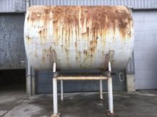 Storage tank