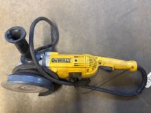DeWalt D28474 7" Amoladora Angular