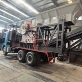 Large Mobile Construction Waste Crusher