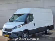 イヴェコ・デイリー 35S21 クローズド・ボックス・バン