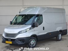 イヴェコ・デイリー 35S21 クローズド・ボックス・バン