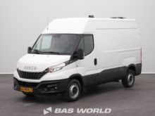 イヴェコ・デイリー 35S16 クローズド・ボックス・バン